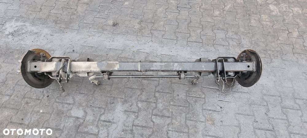 BELKA / SANKI TYŁ RENAULT MASTER III PIASTY - 2