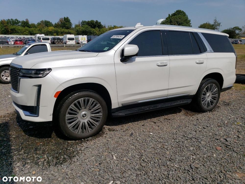 Cadillac Escalade - 1