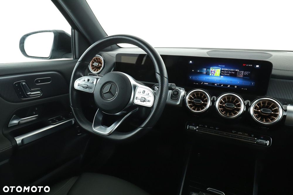 Mercedes-Benz EQB - 31