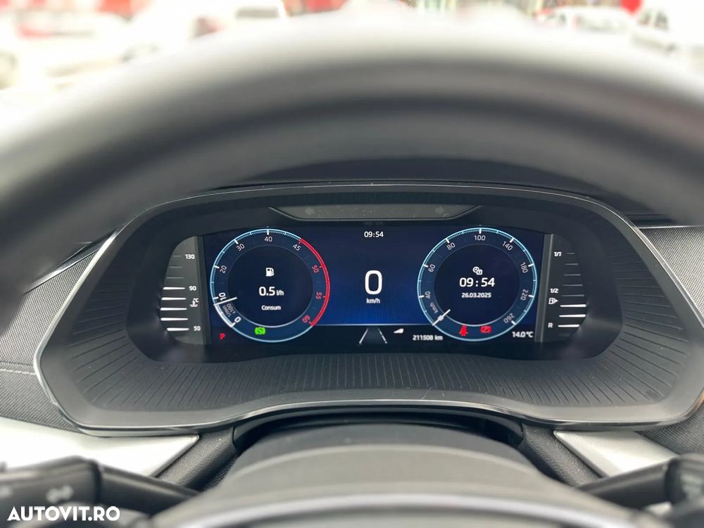 Skoda Octavia 2.0 TDI DSG First Edition - 9