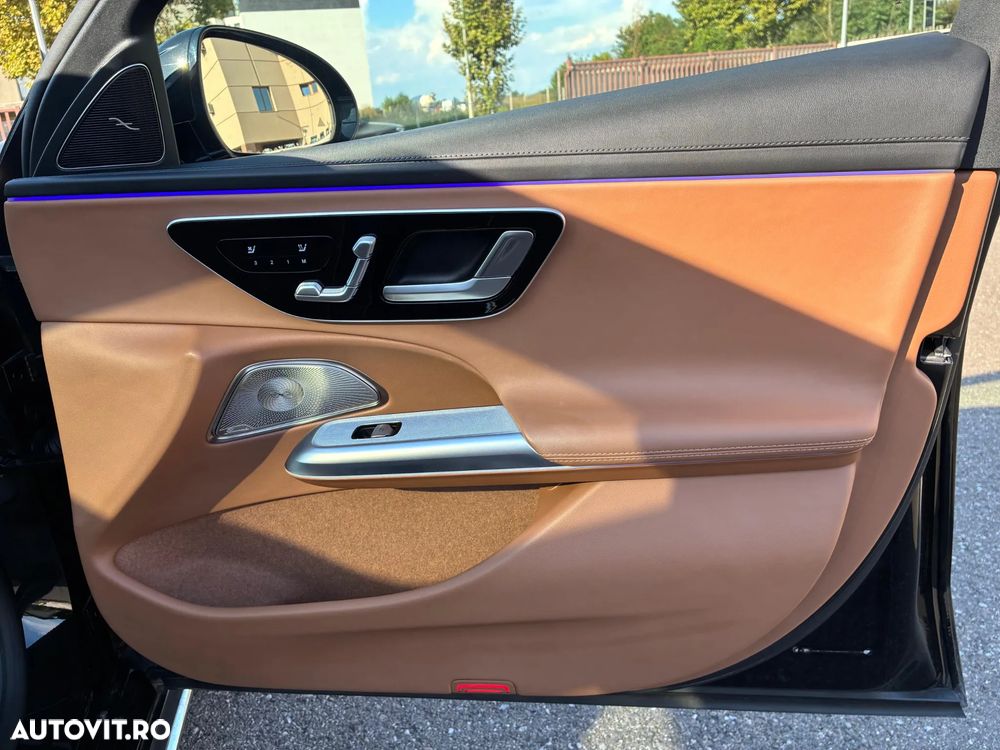 Mercedes-Benz E 300 4MATIC PHEV - 28