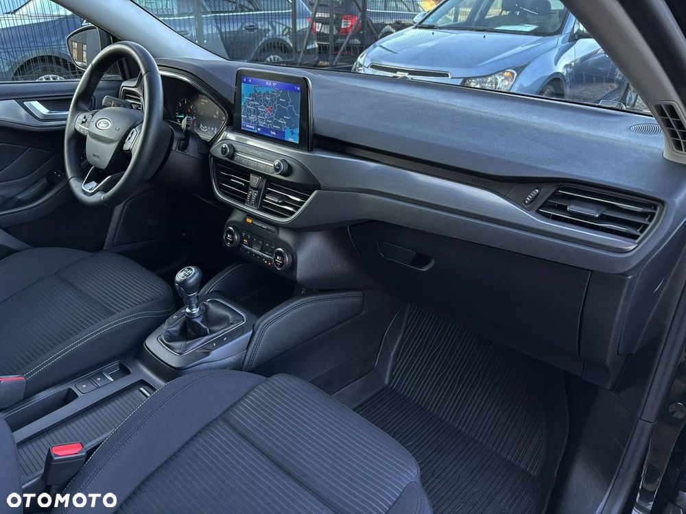 Ford Focus - 30