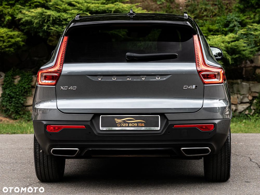 Volvo XC 40 D4 AWD R-Design - 24