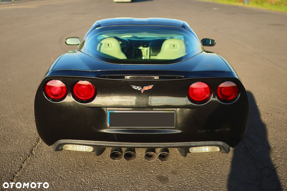 Chevrolet Corvette - 12