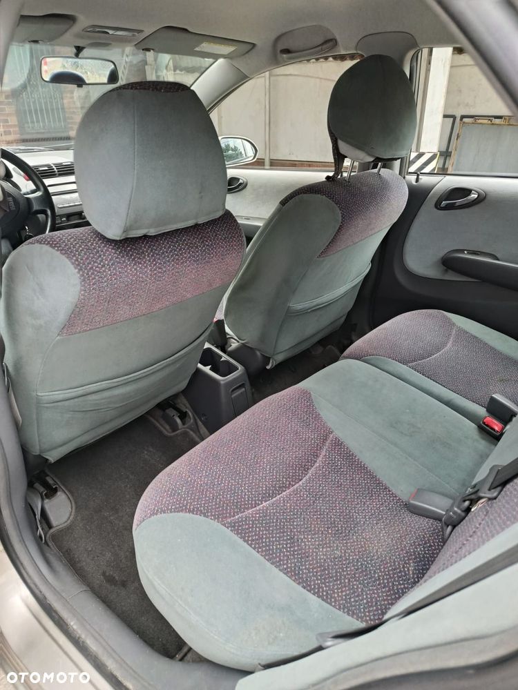 Honda City 1.4 Comfort - 9