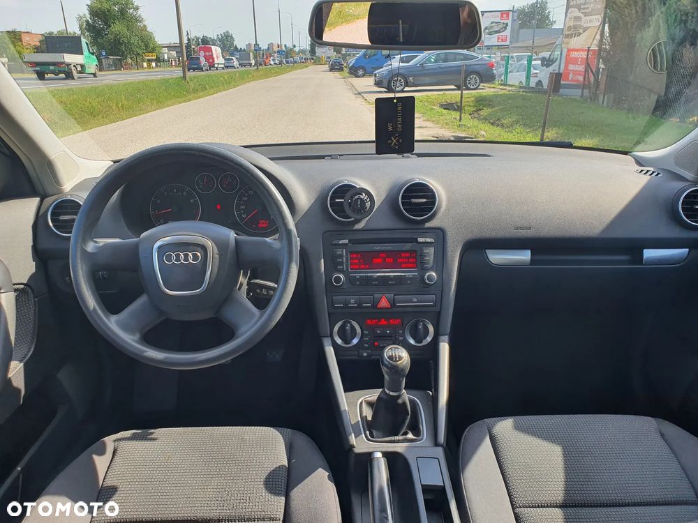 Audi A3 Sportback 1.6 S line Sportpaket plus - 11