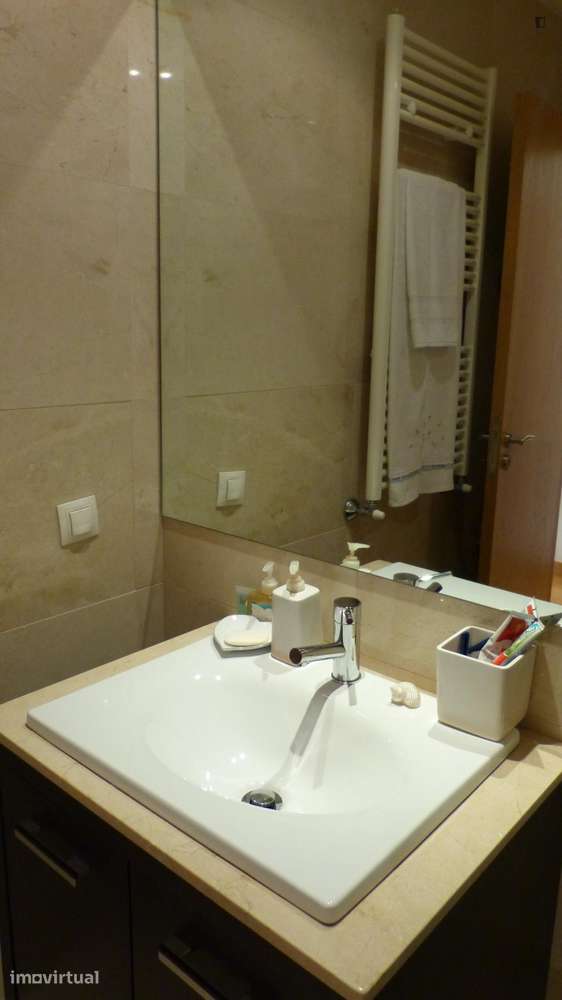 Quarto - localizado em Vila nova de gaia - Grande imagem: 2/10