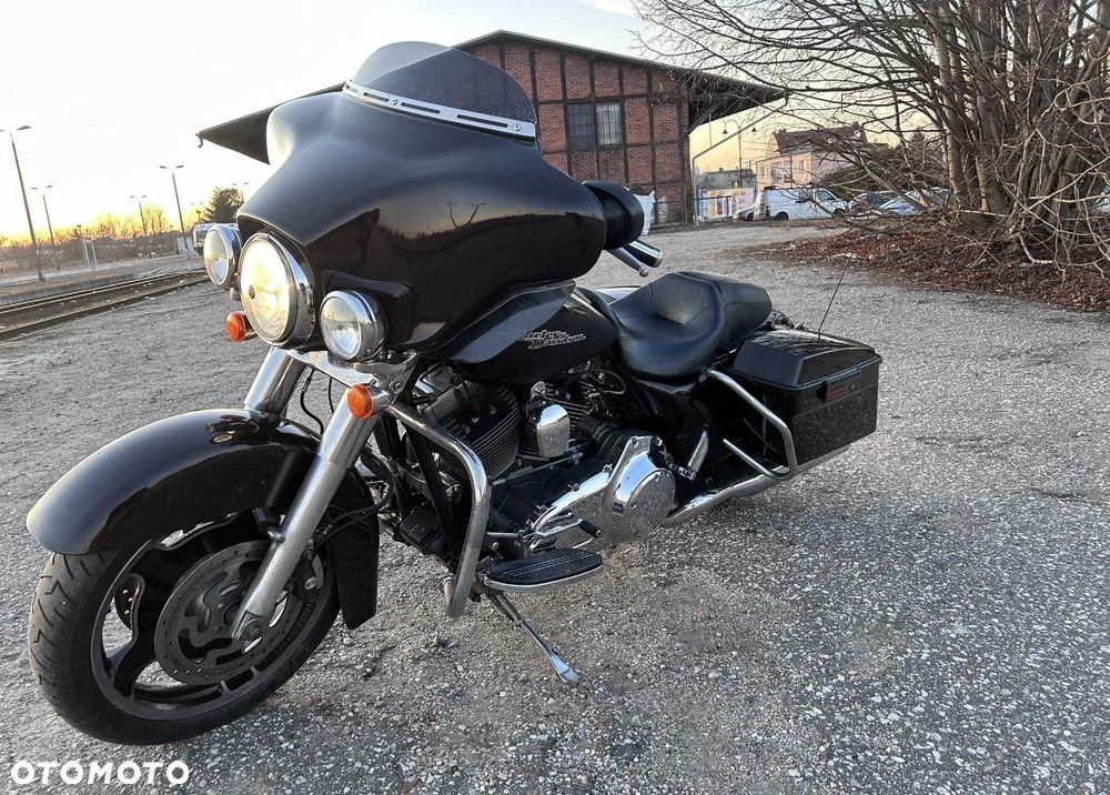 Harley-Davidson Touring Street Glide - 11