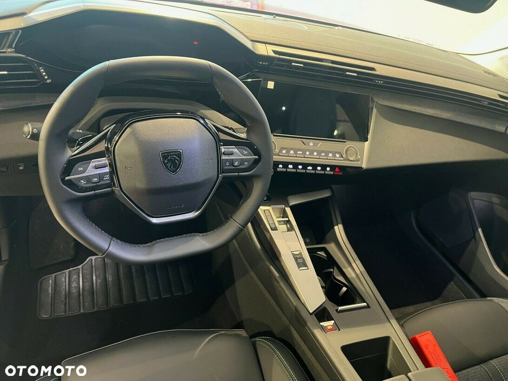 Peugeot 308 - 8