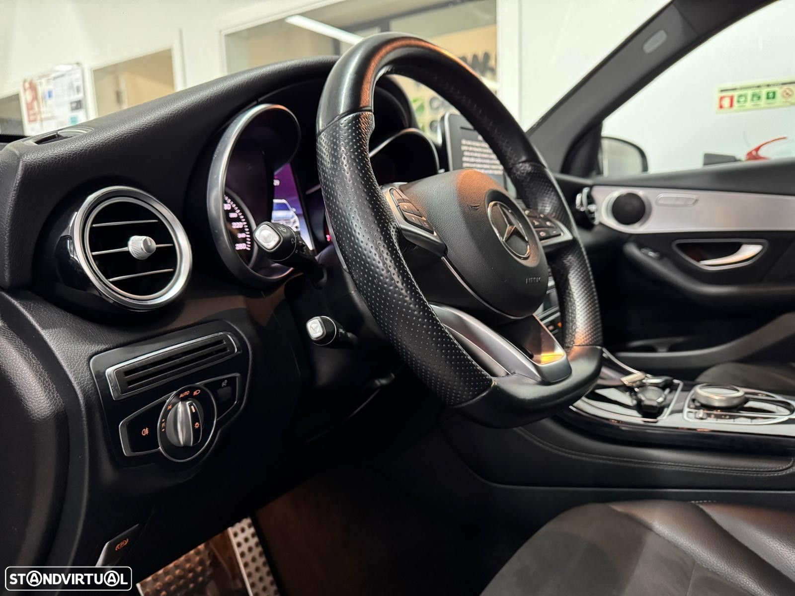 Mercedes-Benz GLC 250 d AMG Line 4-Matic - 23