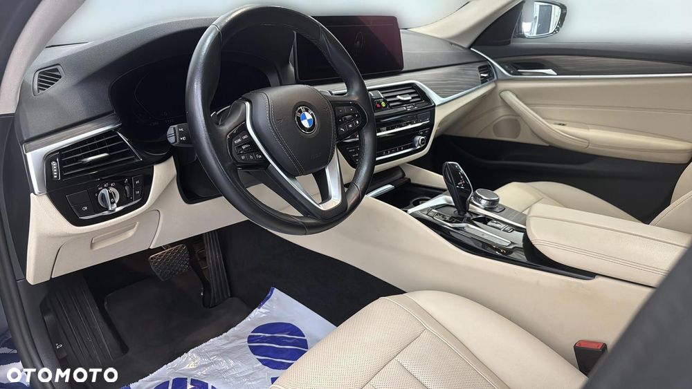 BMW Seria 5 520i mHEV sport - 9