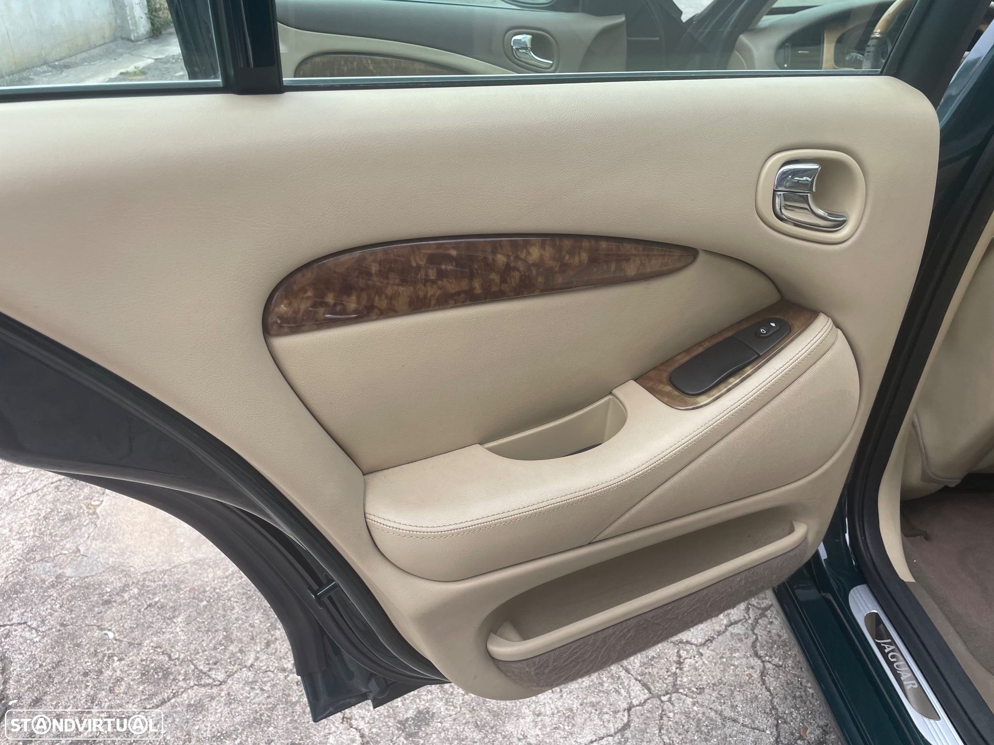 Jaguar S-Type 3.0 V6 Executive - 14
