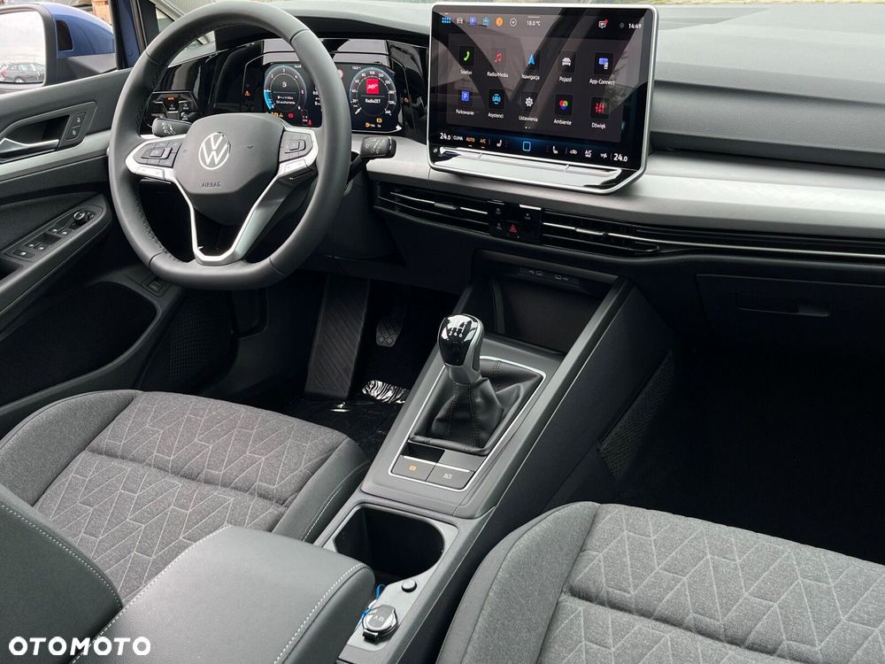 Volkswagen Golf - 8