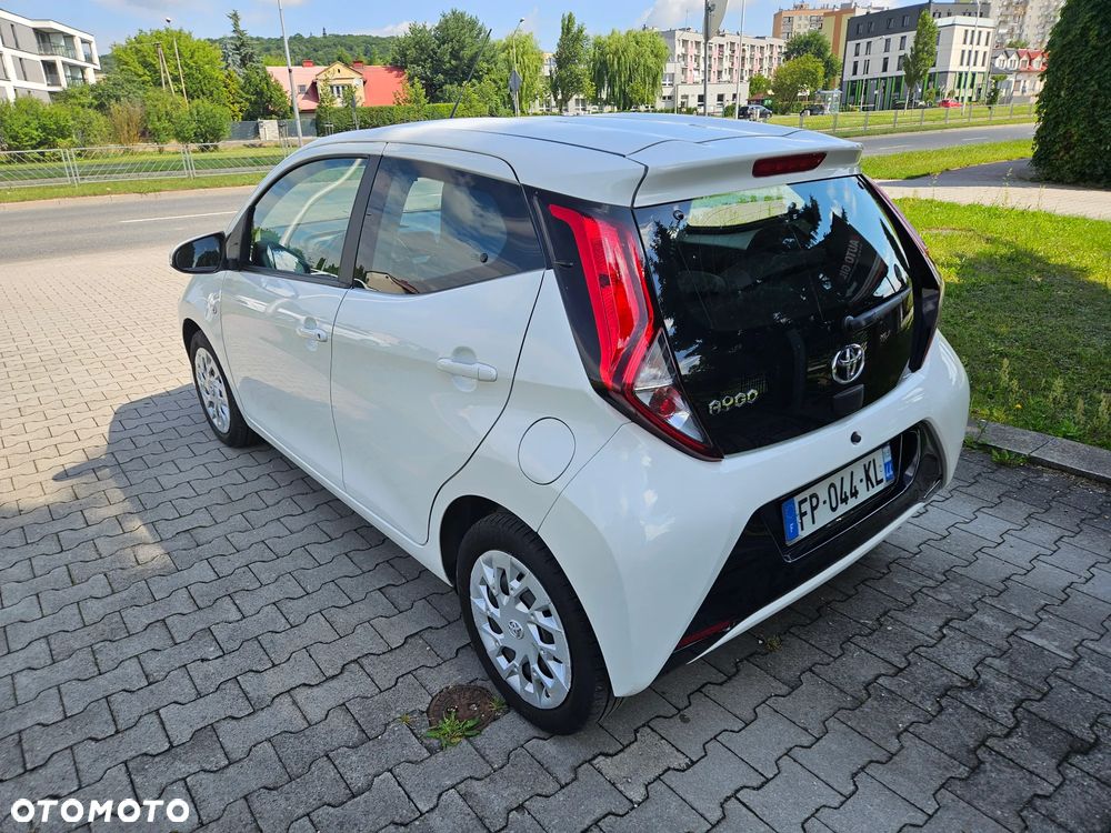 Toyota Aygo x.shift x-play connect - 3