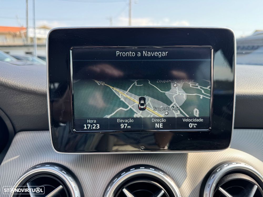 Mercedes-Benz GLA 180 d Urban - 19