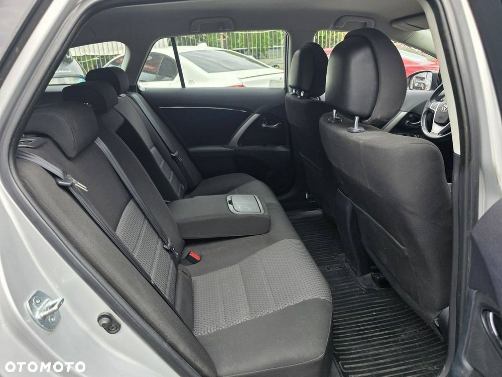 Toyota Avensis 2.0 Premium EU5 - 25