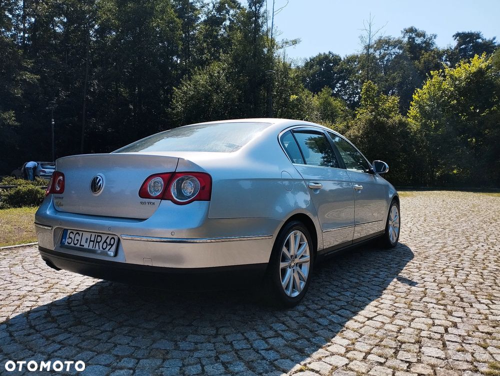 Volkswagen Passat 2.0 TDI DSG Highline - 14