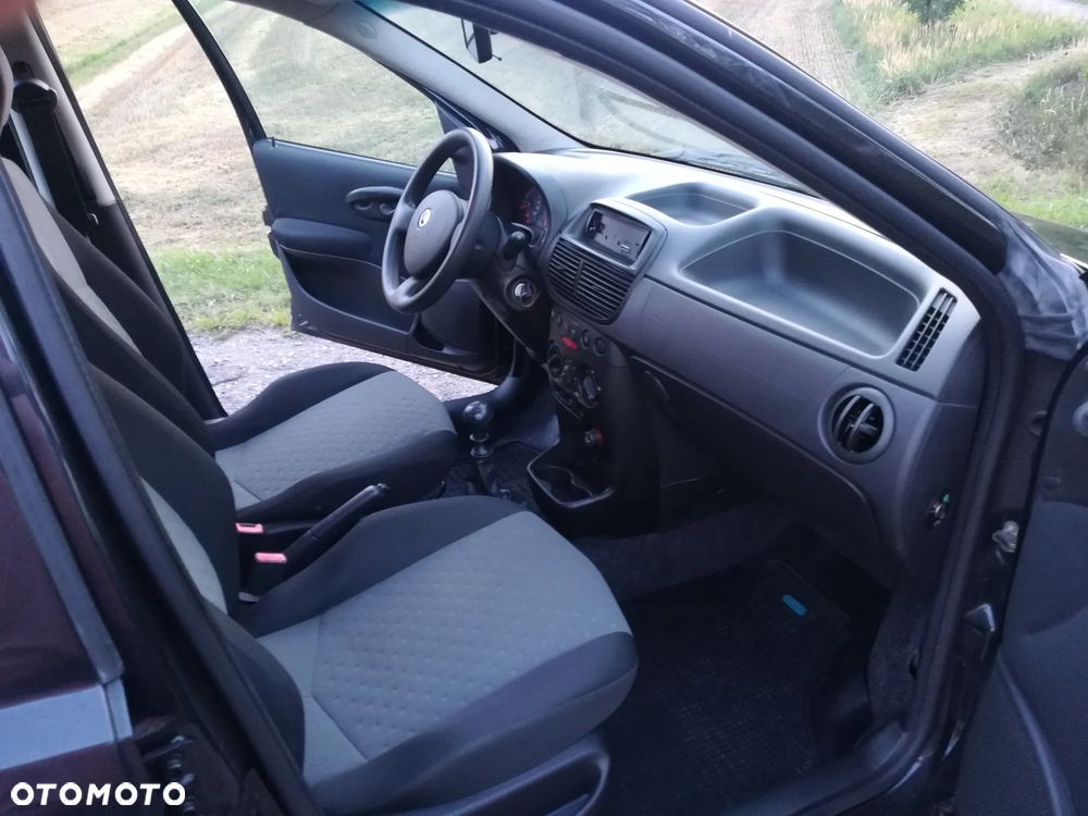 Fiat Punto 1.2 8V Active - 11
