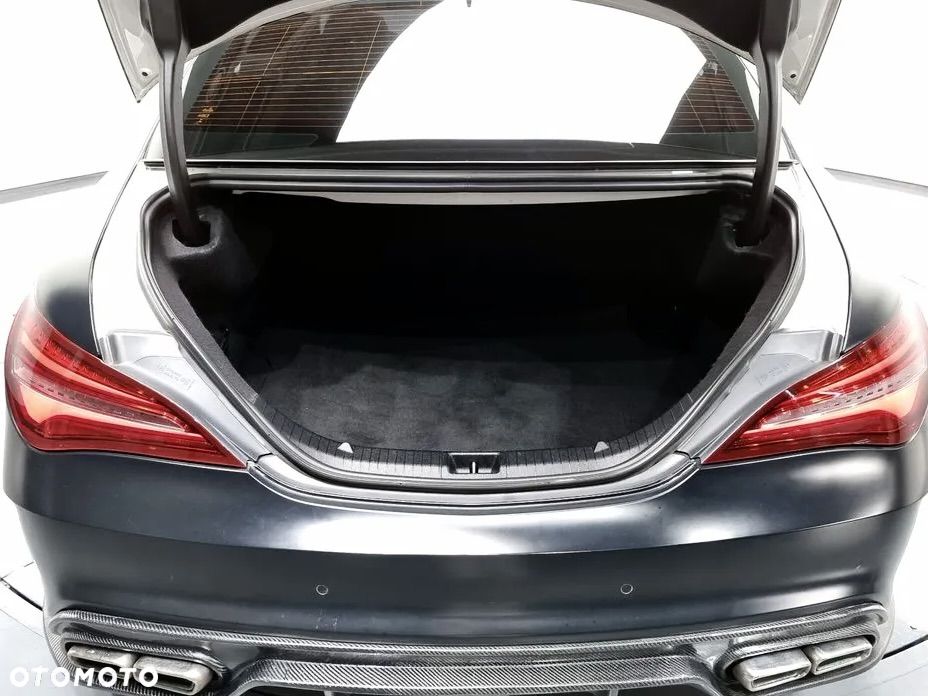 Mercedes-Benz CLA - 16