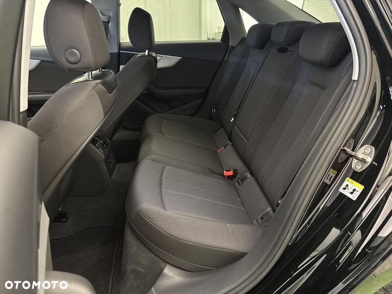 Audi A4 Limousine 35 TFSI mHEV Advanced S tronic - 19