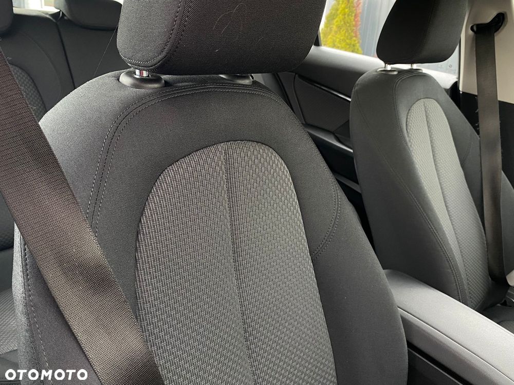 BMW Seria 1 118i - 27