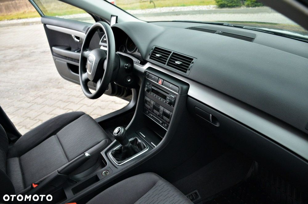 Audi A4 Limousine - 17