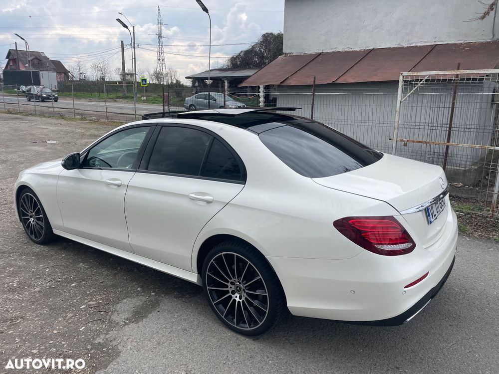 Mercedes-Benz E - 12