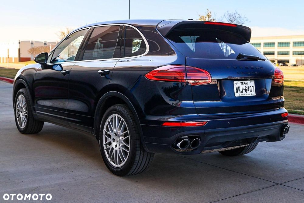 Porsche Cayenne - 3