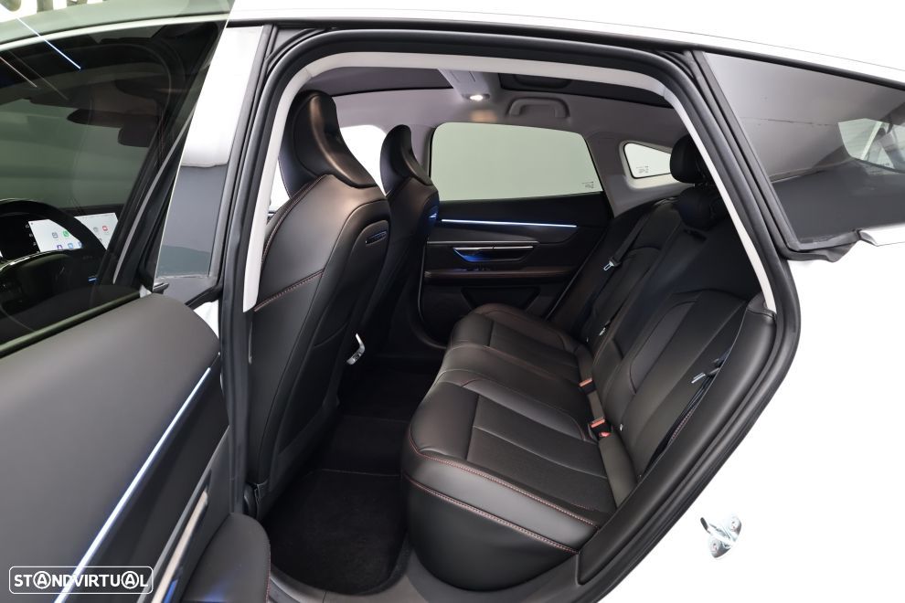 Xpeng P7i 86.2 kWh Long Range - 24