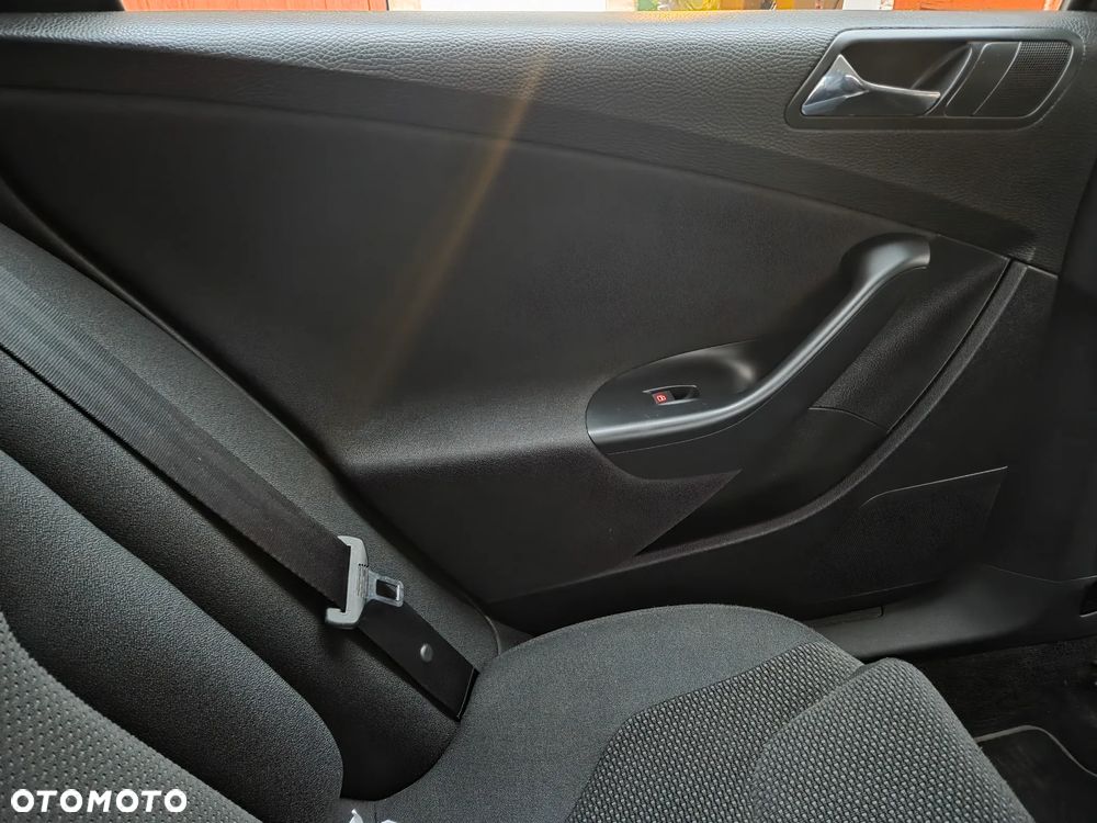 Volkswagen Passat 2.0 TDI Comfortline - 19