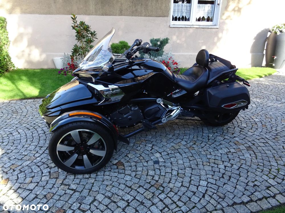 Can-Am Spyder - 22