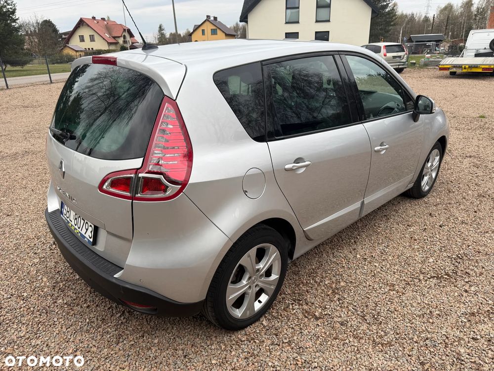 Renault Scenic 1.6 16V 110 Dynamique - 24