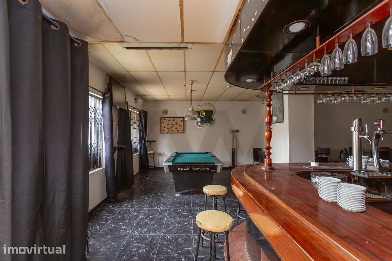 Loja - Espaço Comercial  com 100 m2 para Arrendar - Alto da Castelhana - Grande imagem: 3/22