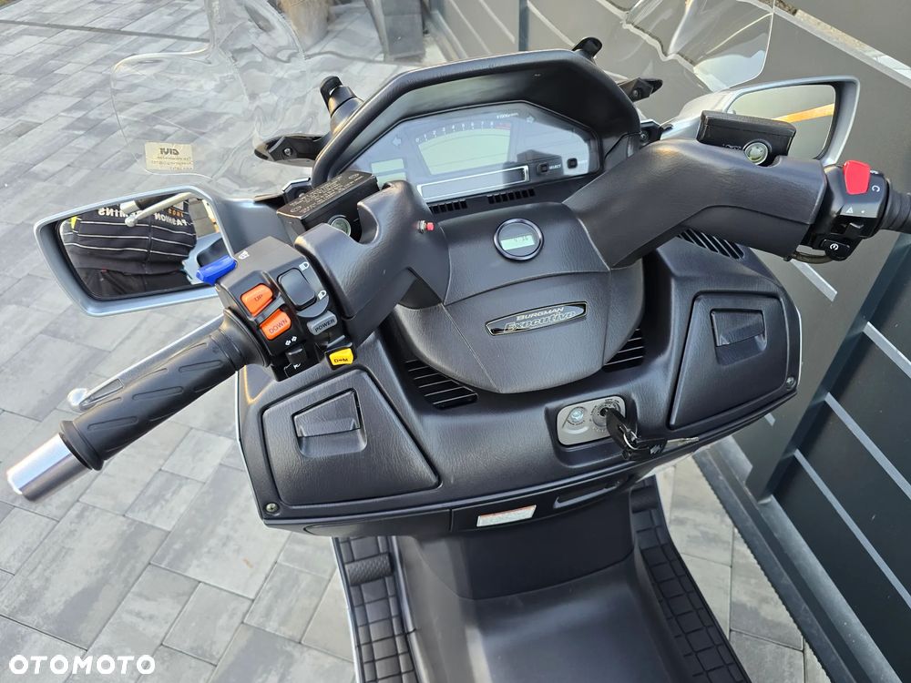 Suzuki Burgman - 8