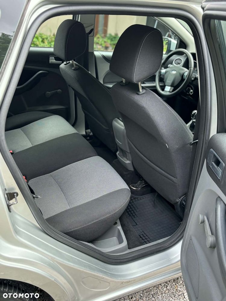 Ford Focus 1.8 TDCi Ghia - 8