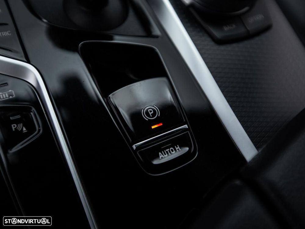 BMW 520 e Pack M - 27