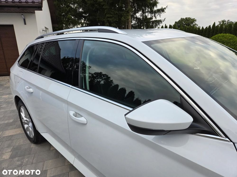 Skoda Superb 2.0 TDI SCR Ambition DSG - 17