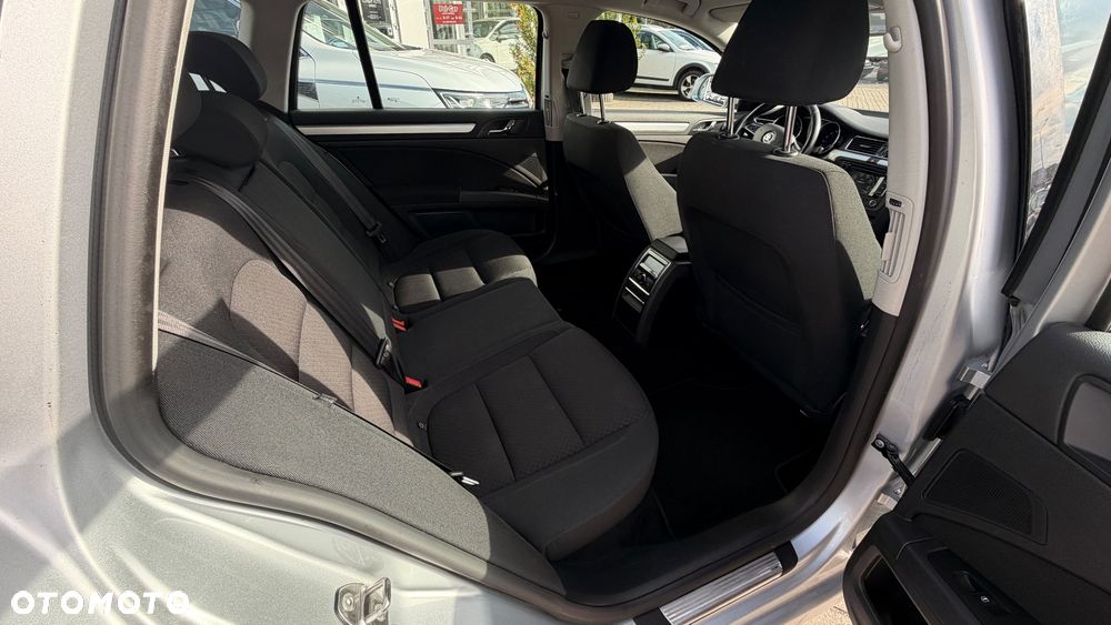 Skoda Superb 2.0 TDI DSG Ambition - 27