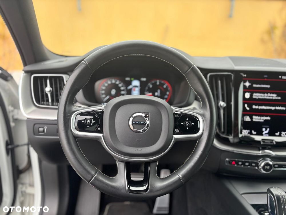 Volvo XC 60 B4 D AWD R-Design - 23