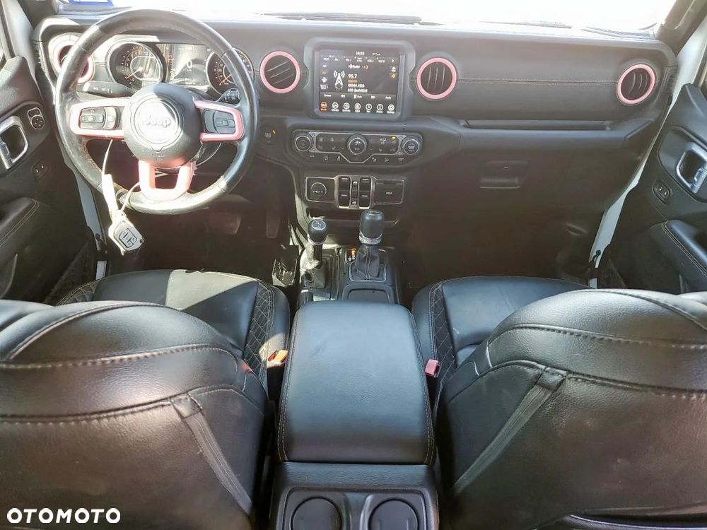 Jeep Wrangler - 8