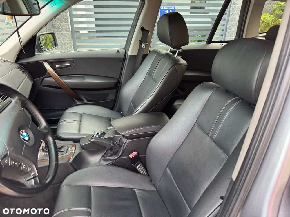 BMW X3 2.5i - 12