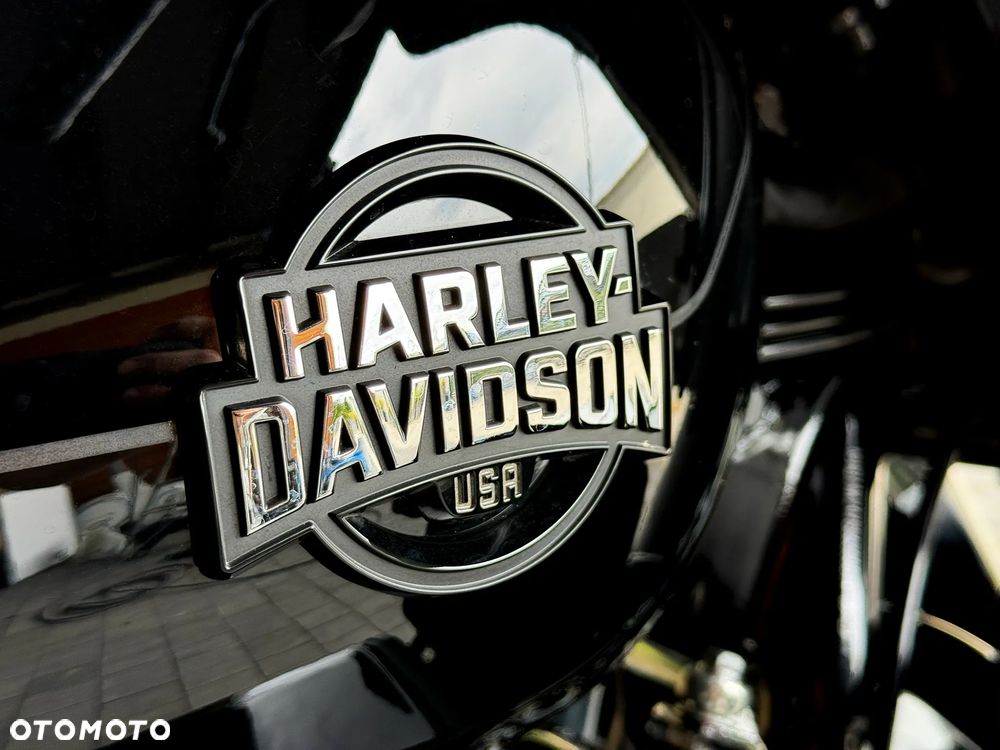 Harley-Davidson Touring Street Glide - 4