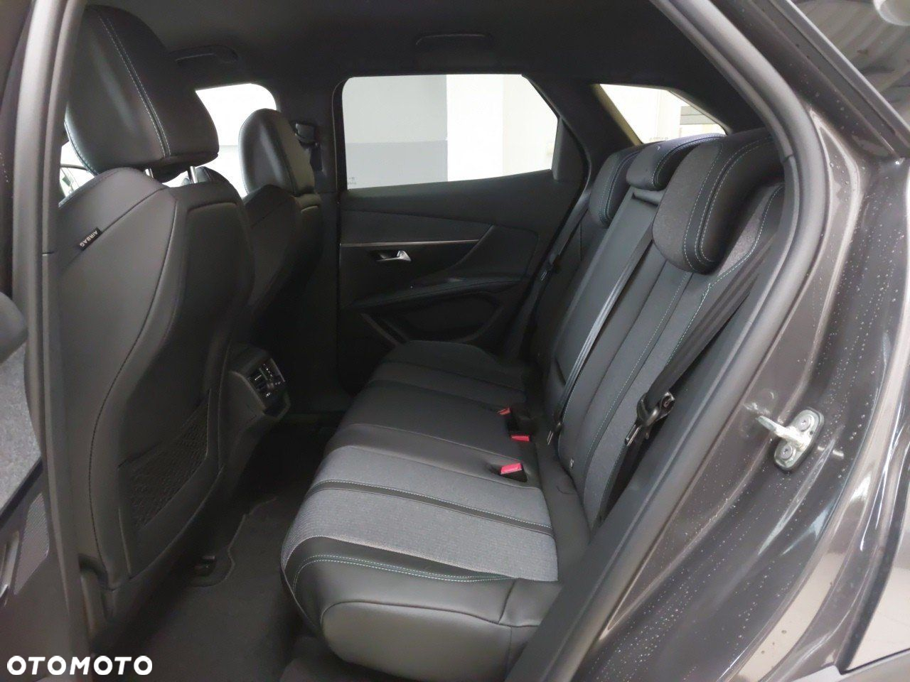 Peugeot 3008 1.2 PureTech Allure Pack S&S EAT8 - 11