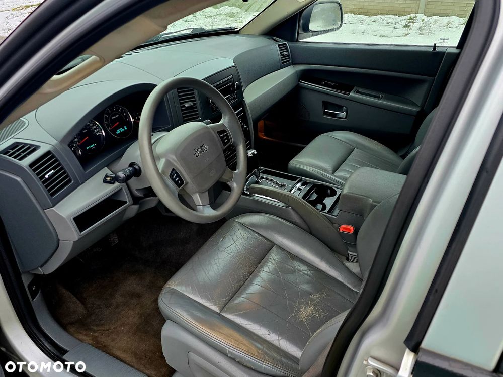 Jeep Grand Cherokee - 16