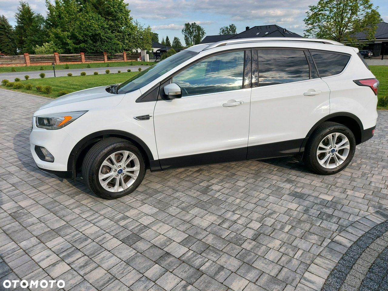 Ford Kuga - 17