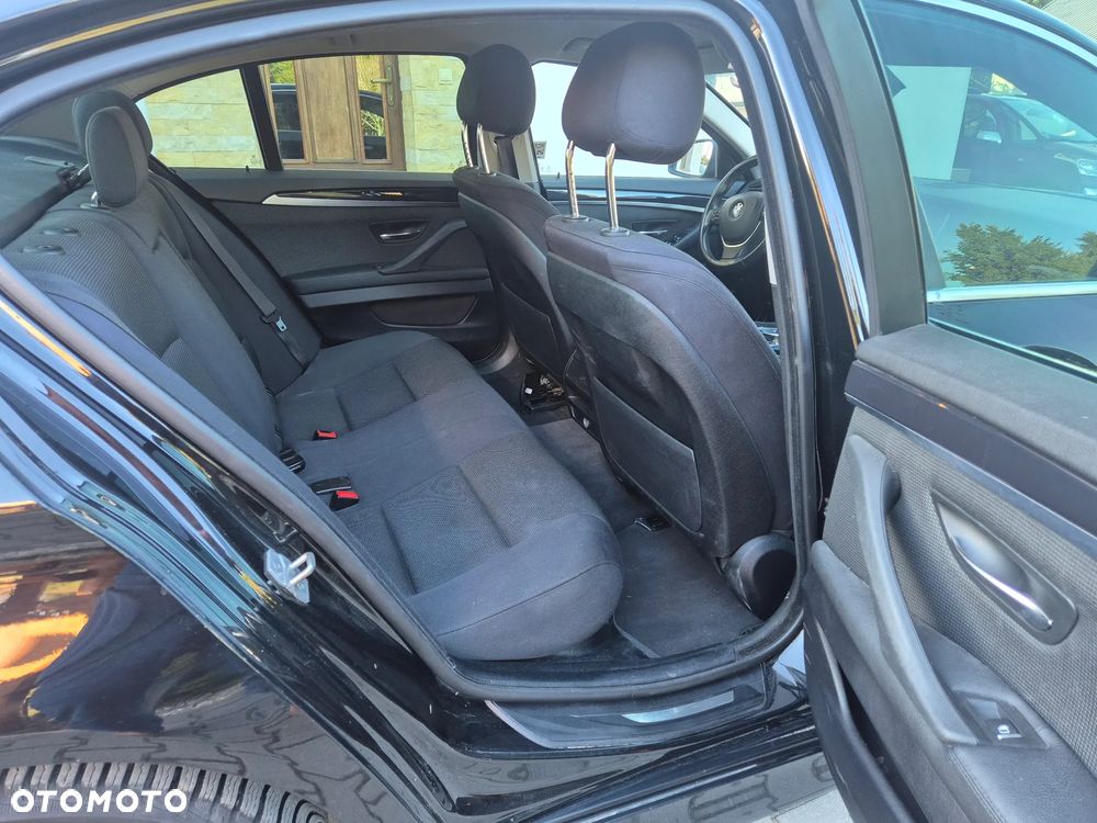 BMW Seria 5 518d - 17