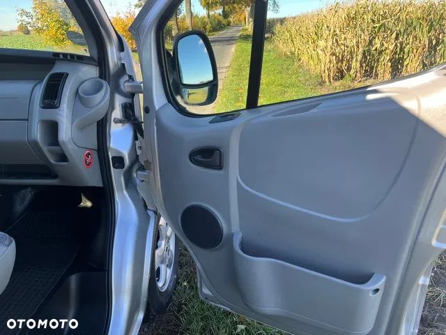 Opel Vivaro - 15