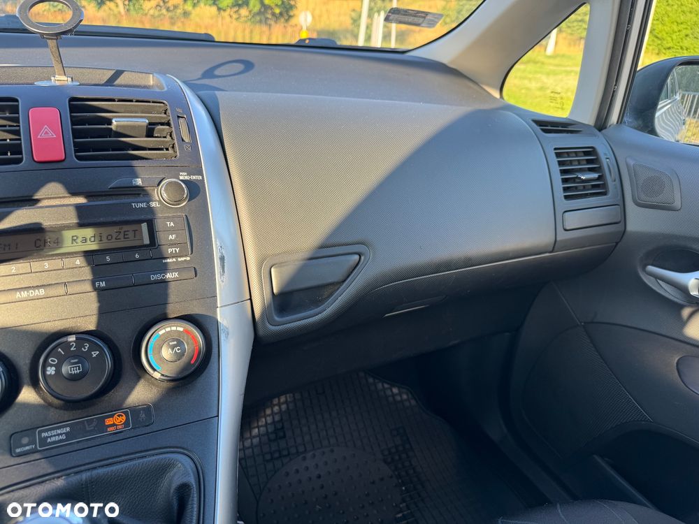 Toyota Auris 1.6 Luna - 6