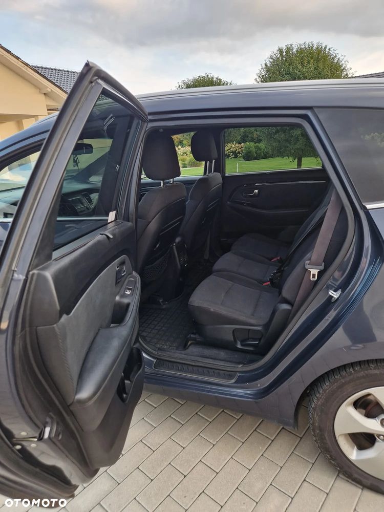 Kia Carens 1.7 CRDi M - 7