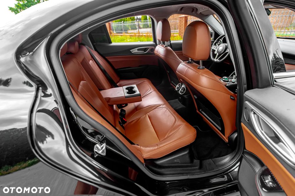 Alfa Romeo Giulia 2.2 D Turbo Super - 23